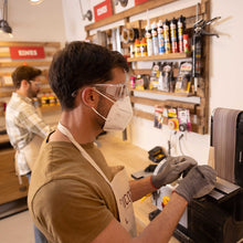 Cargar imagen en el visor de la galería, Curso de Restauración y Decoración de Muebles en Bricoteca (Sant Andreu)
