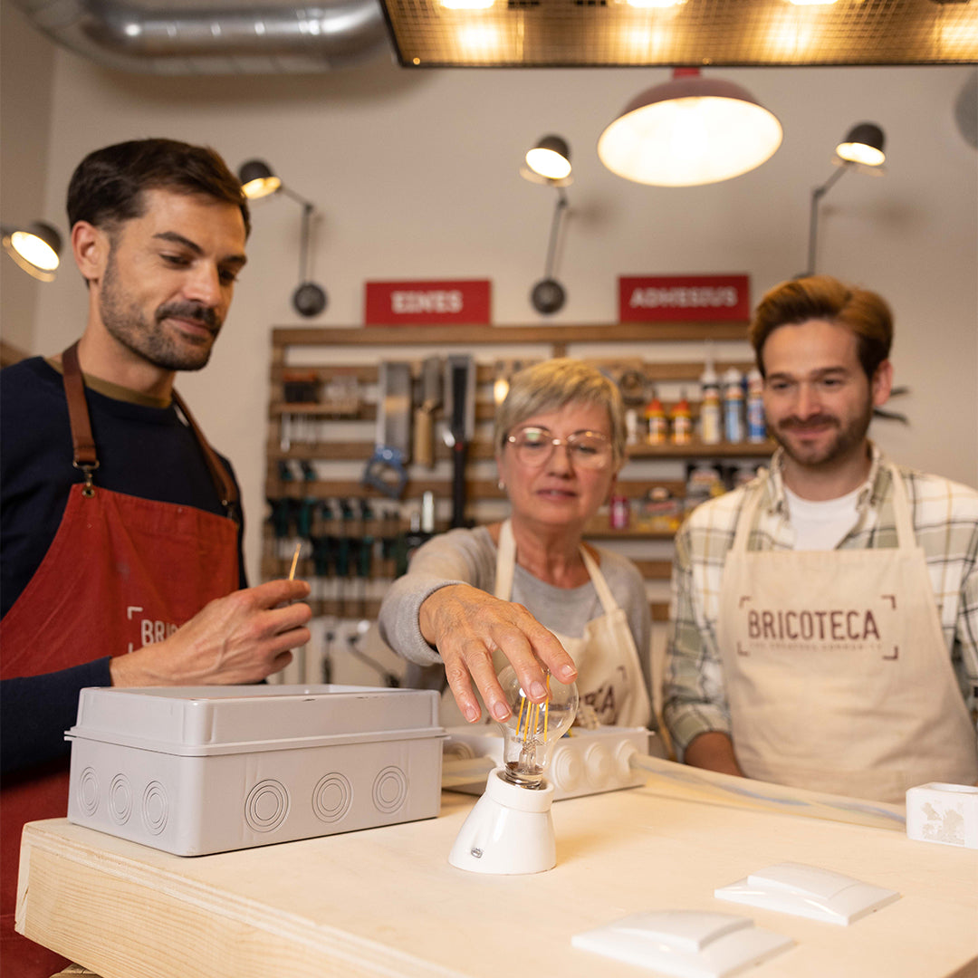 Curso Bricolaje de Supervivencia en Bricoteca (Valencia)