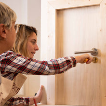 Cargar imagen en el visor de la galería, Curso Bricolaje de Supervivencia en Bricoteca (Sant Andreu)
