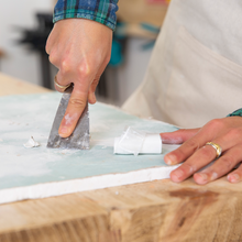 Cargar imagen en el visor de la galería, Curso Bricolaje de Supervivencia en Bricoteca (Sant Andreu)
